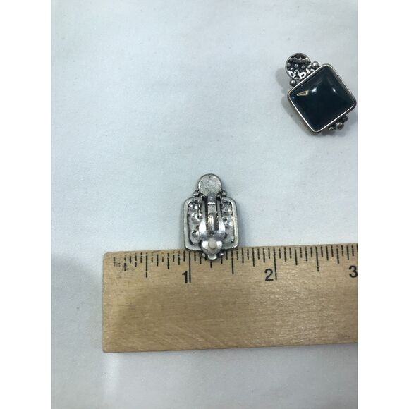 Vintage clip on earrings, dark green gray, square 1 inch - Picture 9 of 13